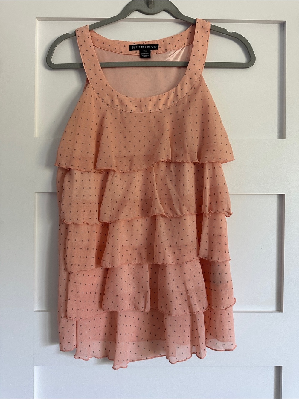 5 for $25 // Beechers Brook tiered pink and grey polka dot sleeveless top medium